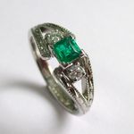 Emerald Split Shoulder Ring