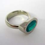 18ct White Gold And Emerald Ring